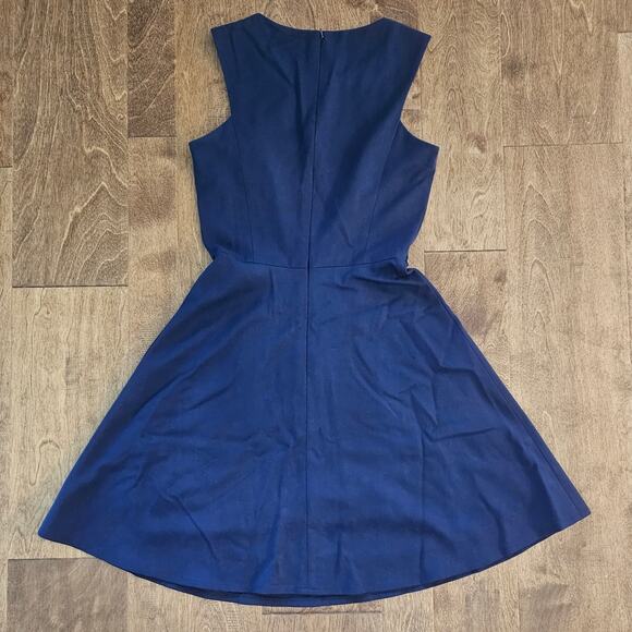 Gianni Bini Simple Classic Navy Blue Fit And Flare Sleeveless Dress Size 0 EUC - Picture 2 of 6